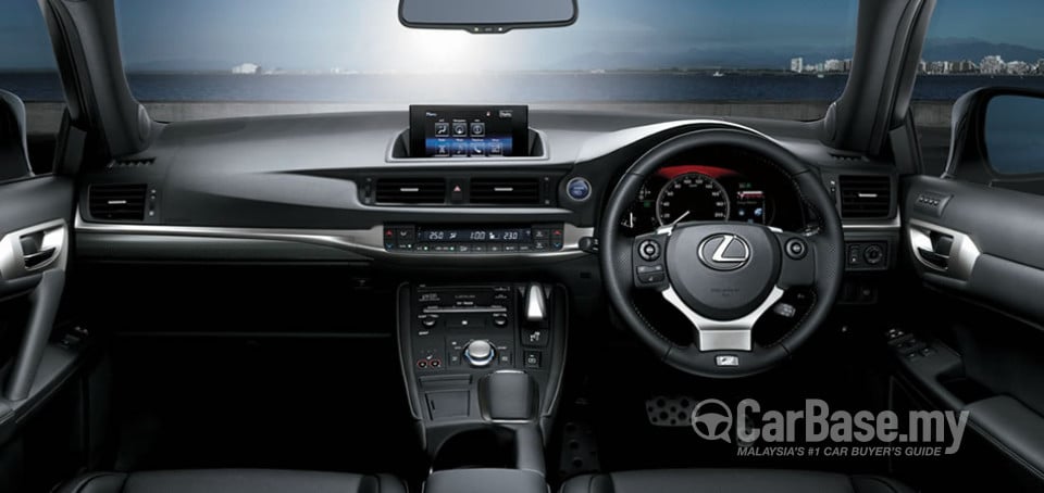 Lexus CT ZWA10 Facelift (2014) Interior