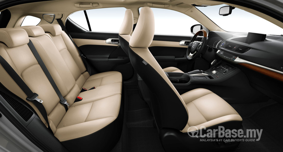 Lexus CT ZWA10 Facelift (2014) Interior