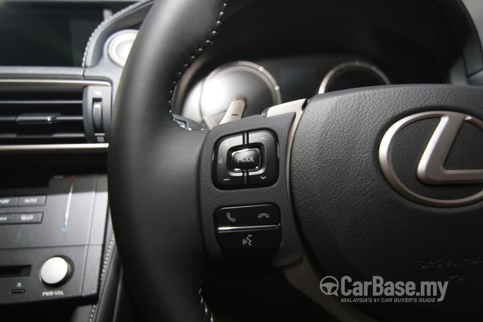 Lexus RC 1st Generation (2014) Interior