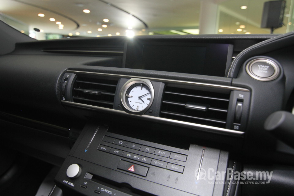 Lexus RC 1st Generation (2014) Interior