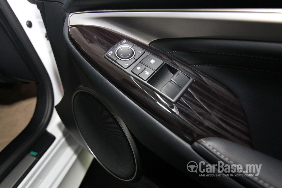 Lexus RC 1st Generation (2014) Interior