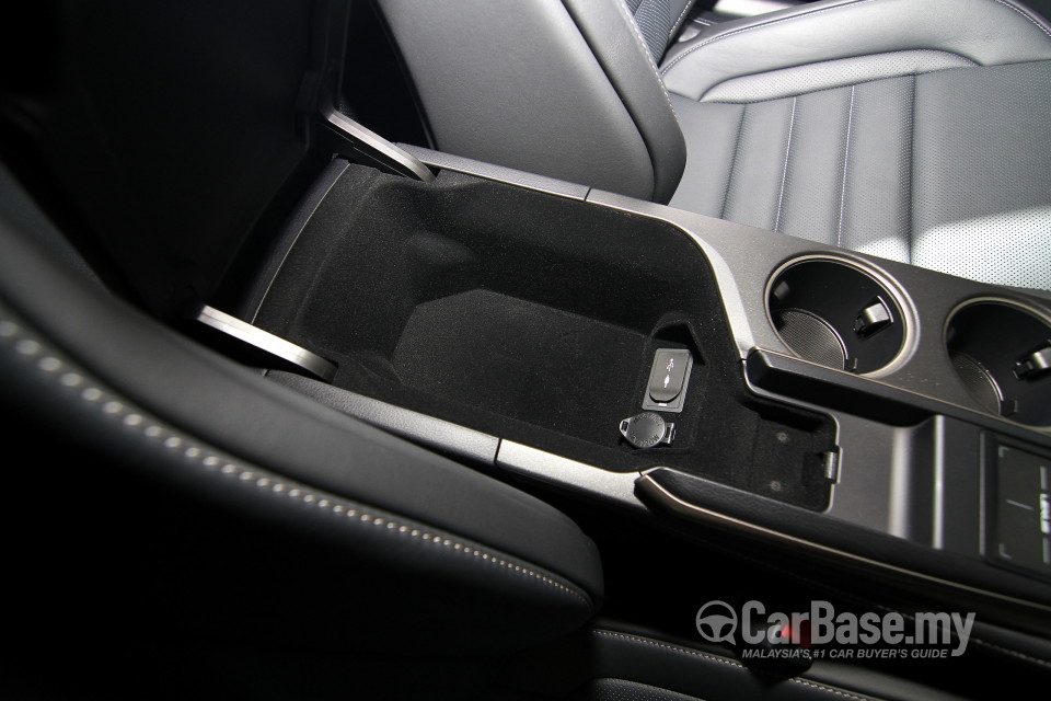 Lexus RC 1st Generation (2014) Interior