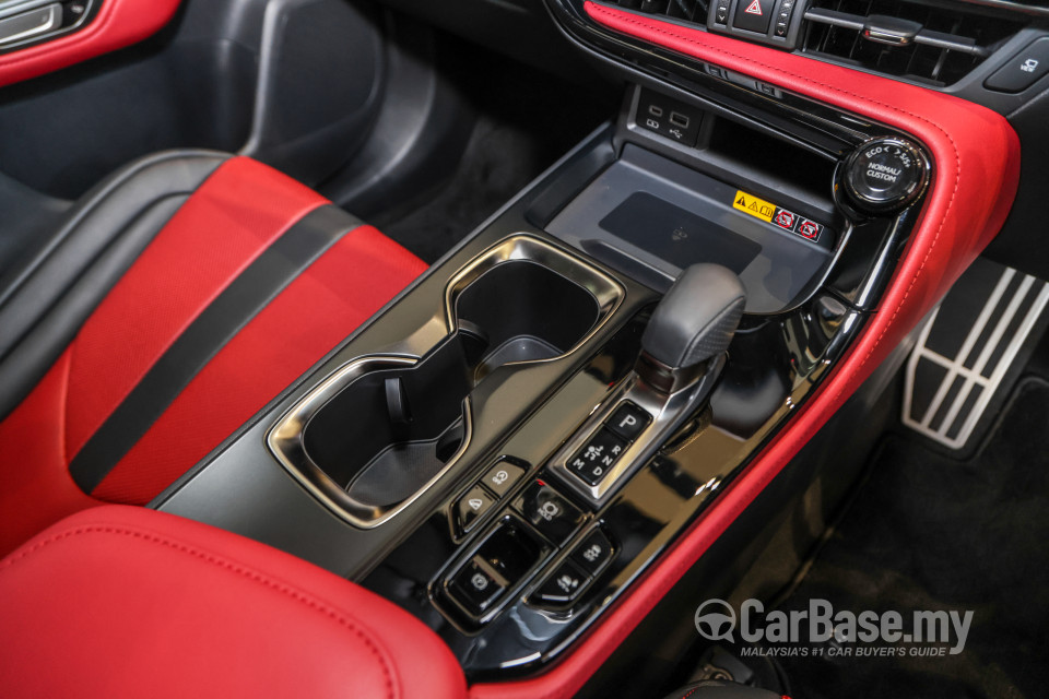 Lexus NX AZ20 (2022) Interior