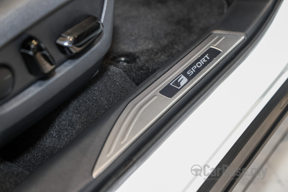 Lexus NX AZ20 (2022) Interior