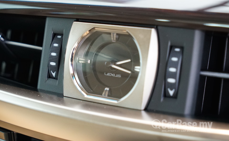 Lexus LX J200 Facelift (2015) Interior