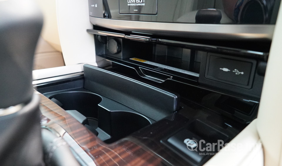 Lexus LX J200 Facelift (2015) Interior