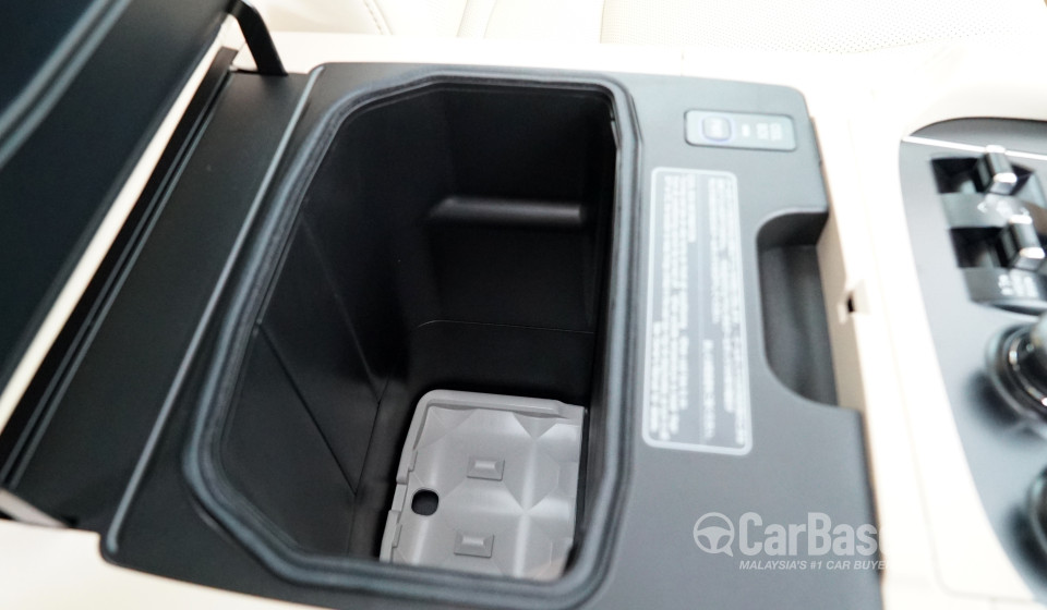 Lexus LX J200 Facelift (2015) Interior