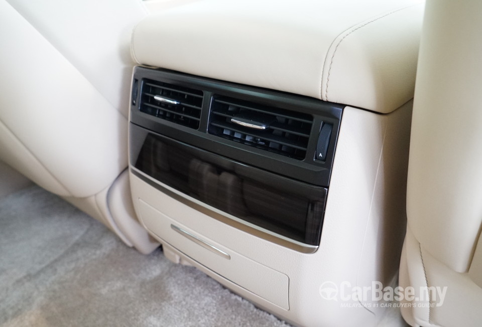 Lexus LX J200 Facelift (2015) Interior