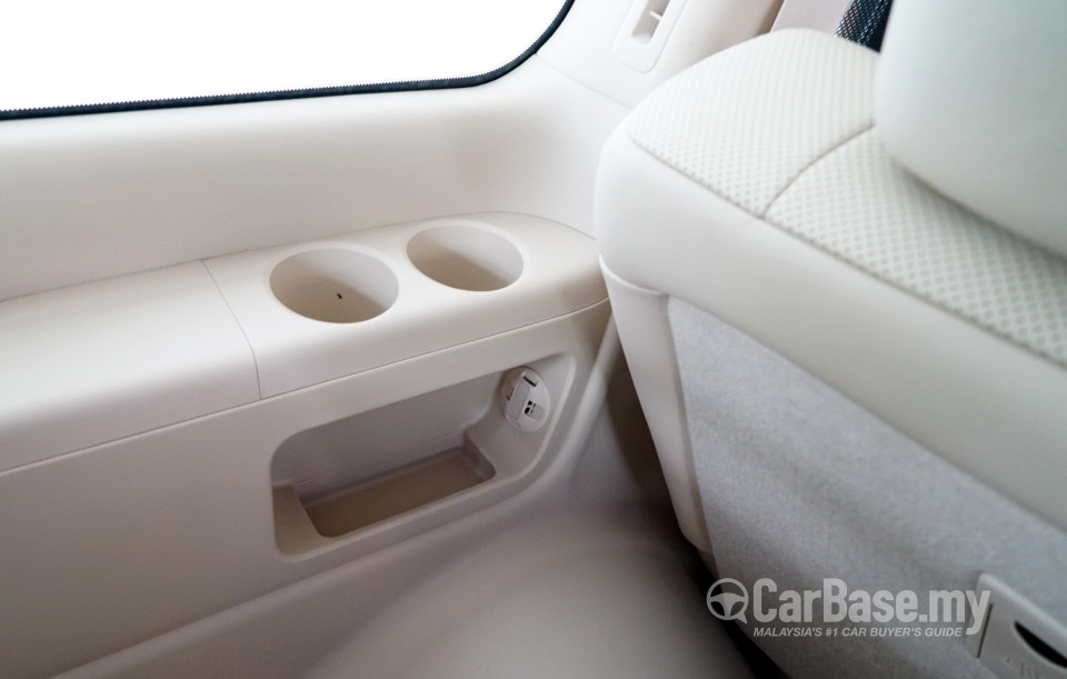 Lexus LX J200 Facelift (2015) Interior