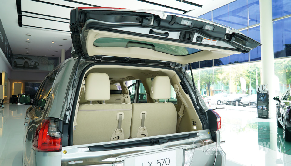 Lexus LX J200 Facelift (2015) Interior