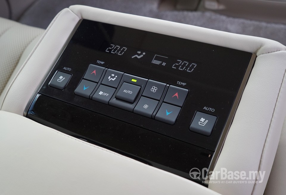 Lexus LX J200 Facelift (2015) Interior