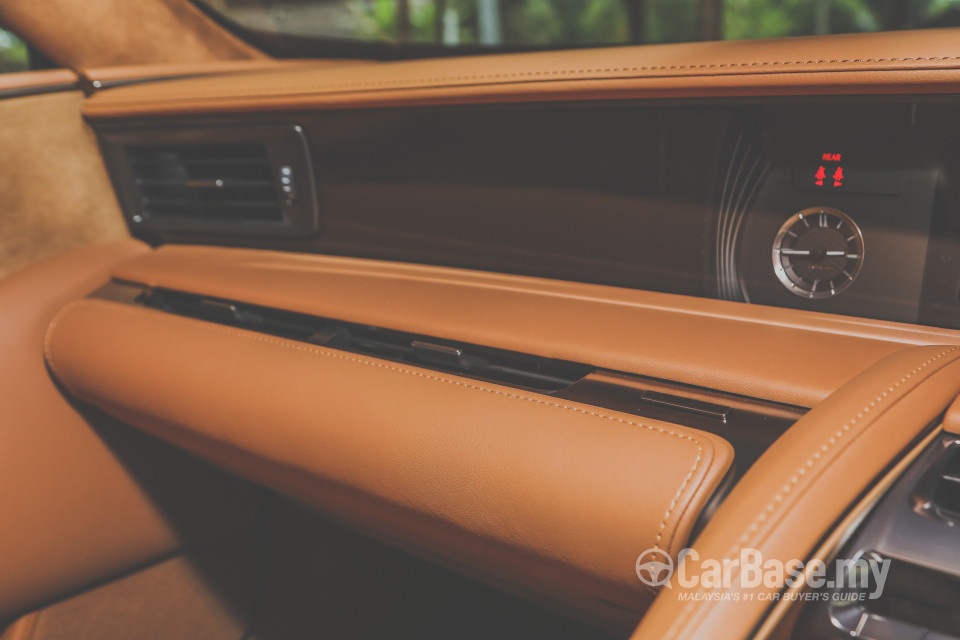 Lexus LC 1st Generation  (2017) Interior