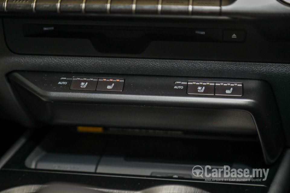 Lexus UX ZA10 (2020) Interior