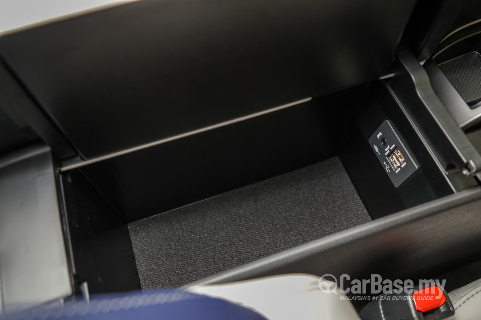 Lexus UX ZA10 (2020) Interior