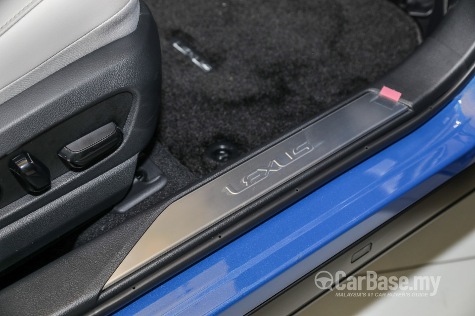 Lexus UX ZA10 (2020) Interior