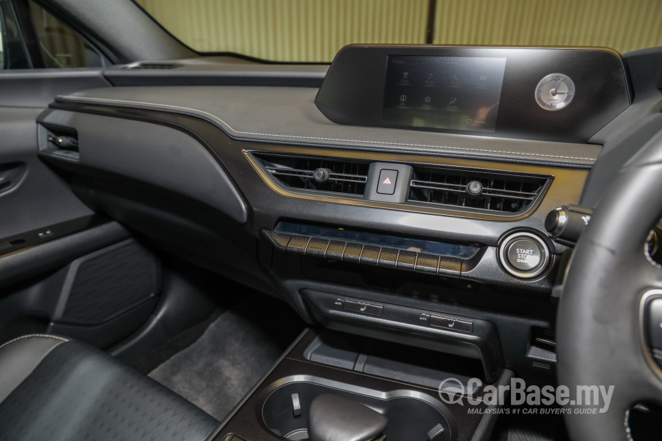 Lexus UX ZA10 (2020) Interior