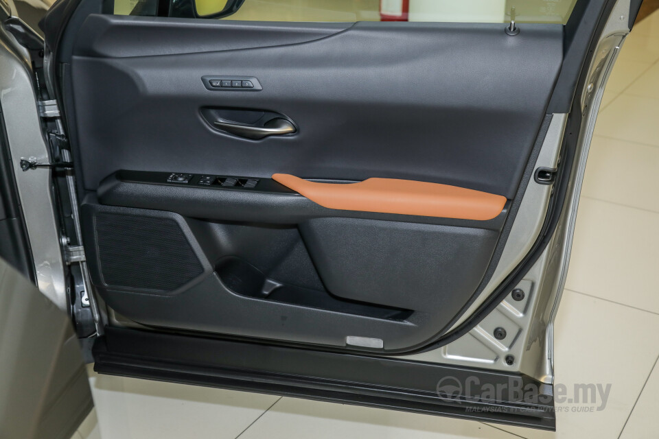 Perodua Aruz D38L (2019) Interior