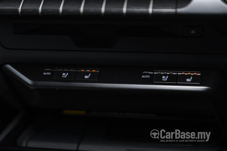 Lexus UX ZA10 (2020) Interior