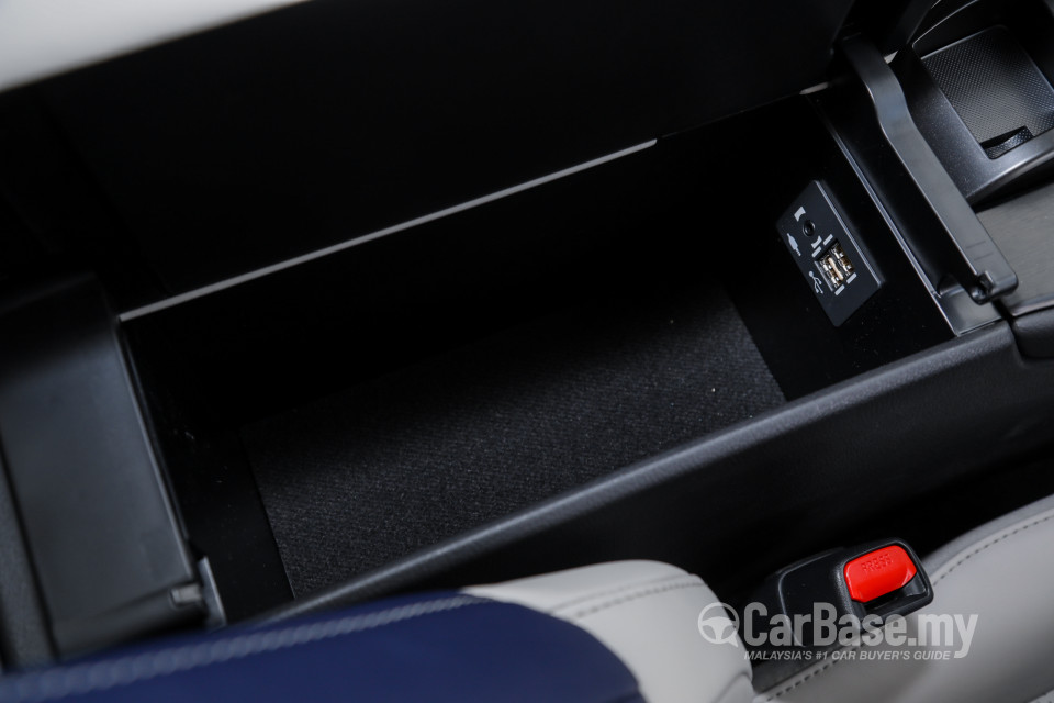Lexus UX ZA10 (2020) Interior