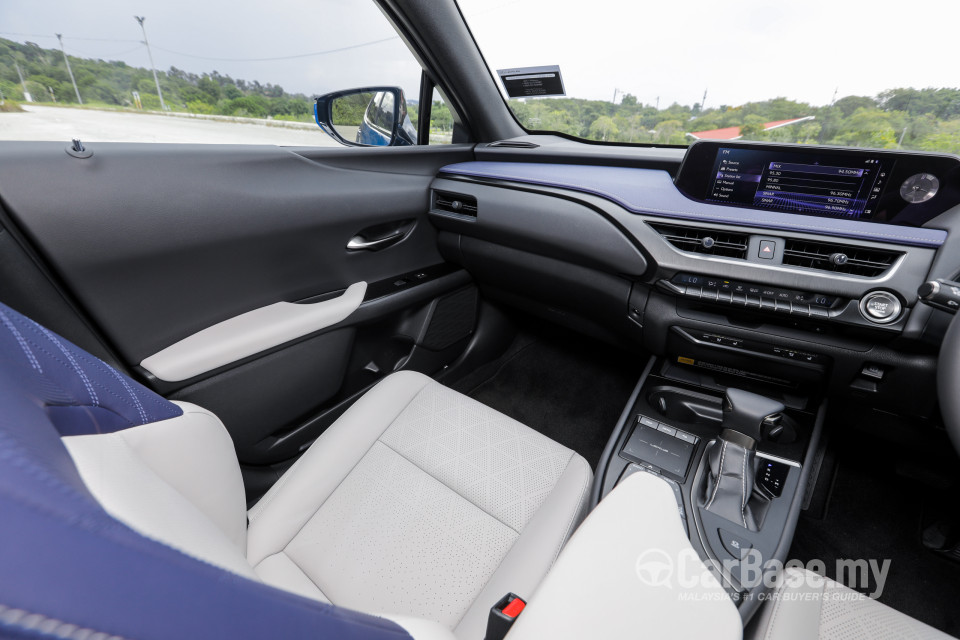 Lexus UX ZA10 (2020) Interior