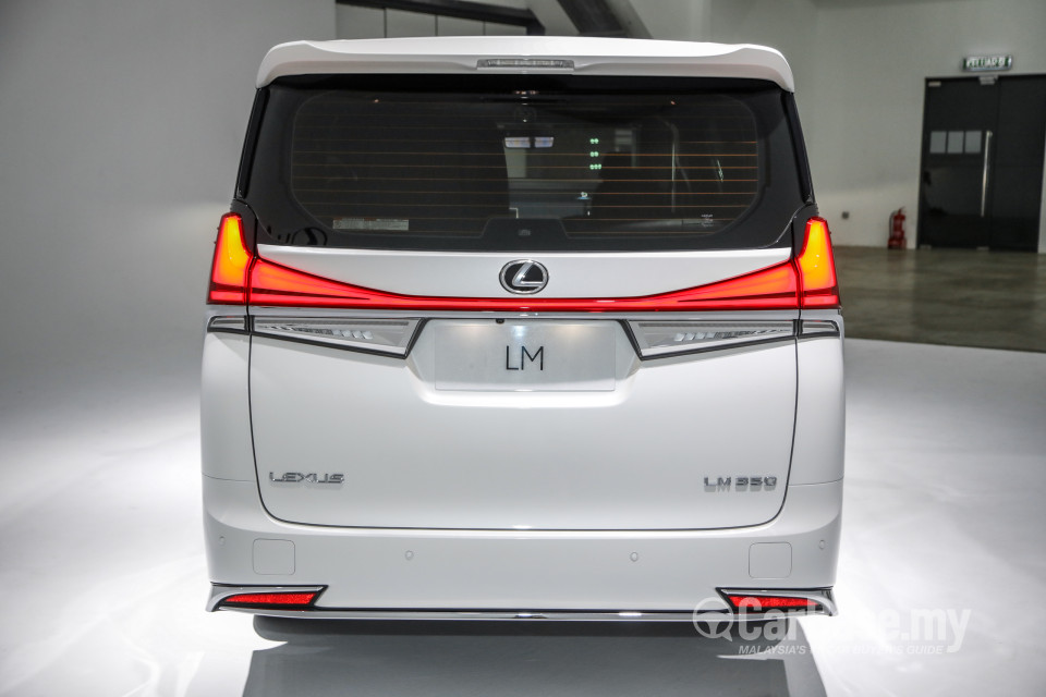 Lexus LM AYH36 (2021) Exterior