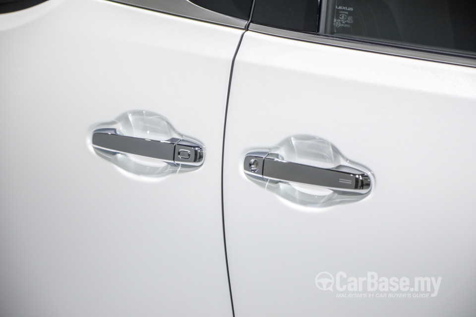 Lexus LM AYH36 (2021) Exterior