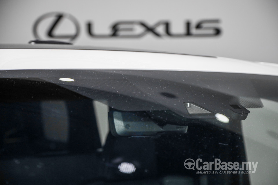 Lexus LM AYH36 (2021) Exterior
