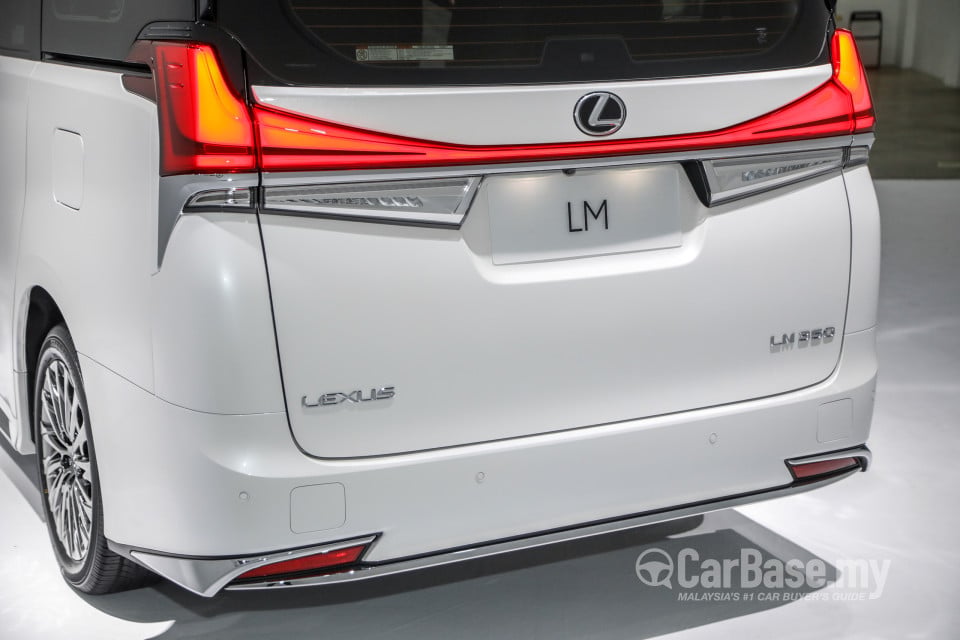 Lexus LM AYH36 (2021) Exterior