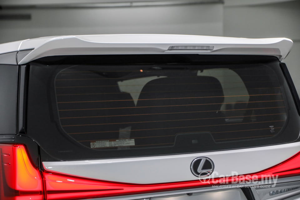 Lexus LM AYH36 (2021) Exterior