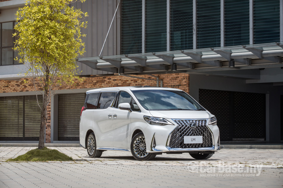Lexus LM AYH36 (2021) Exterior
