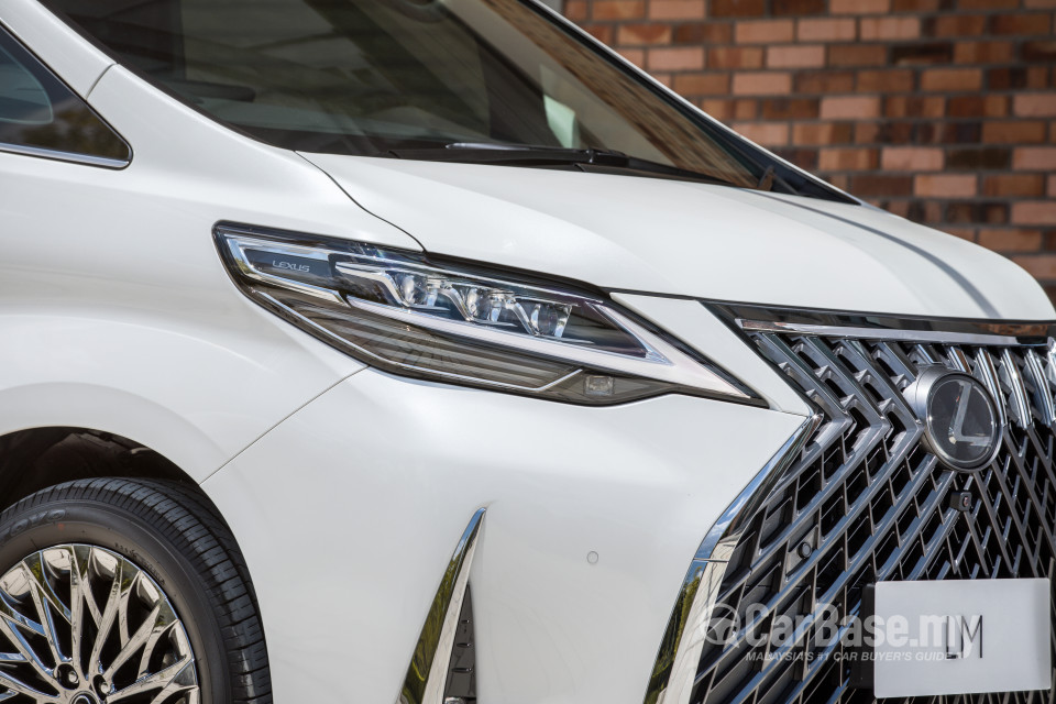 Lexus LM AYH36 (2021) Exterior
