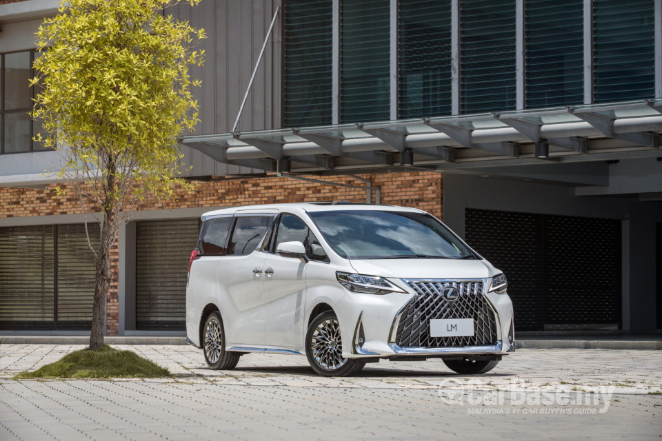 Lexus LM AYH36 (2021) Exterior