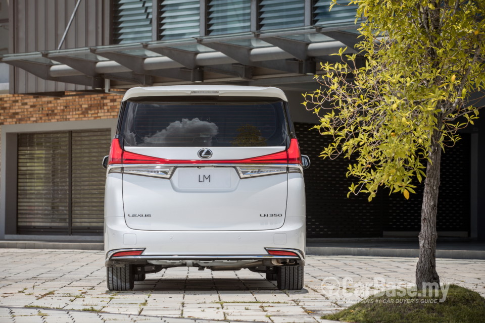 Lexus LM AYH36 (2021) Exterior