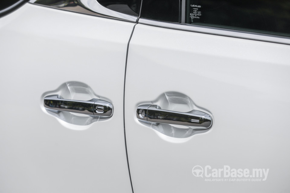 Lexus LM AYH36 (2021) Exterior
