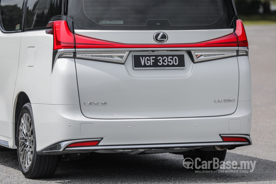 Lexus LM AYH36 (2021) Exterior