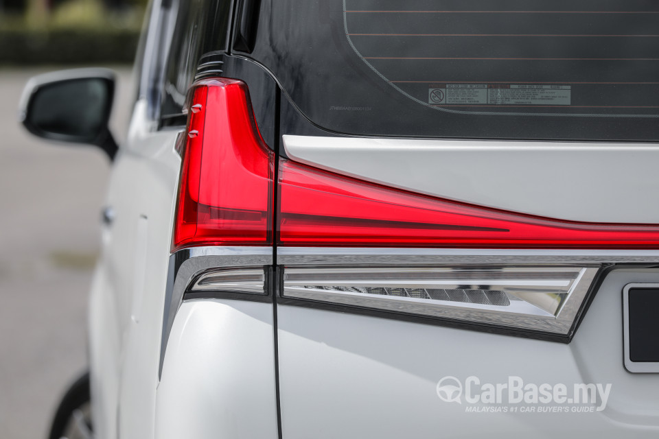Lexus LM AYH36 (2021) Exterior