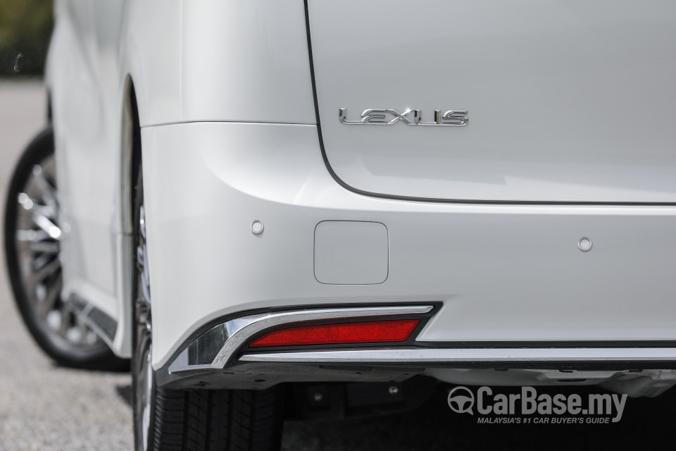 Lexus LM AYH36 (2021) Exterior