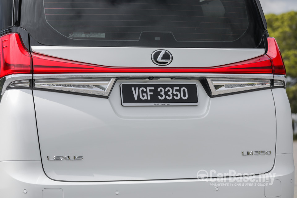 Lexus LM AYH36 (2021) Exterior