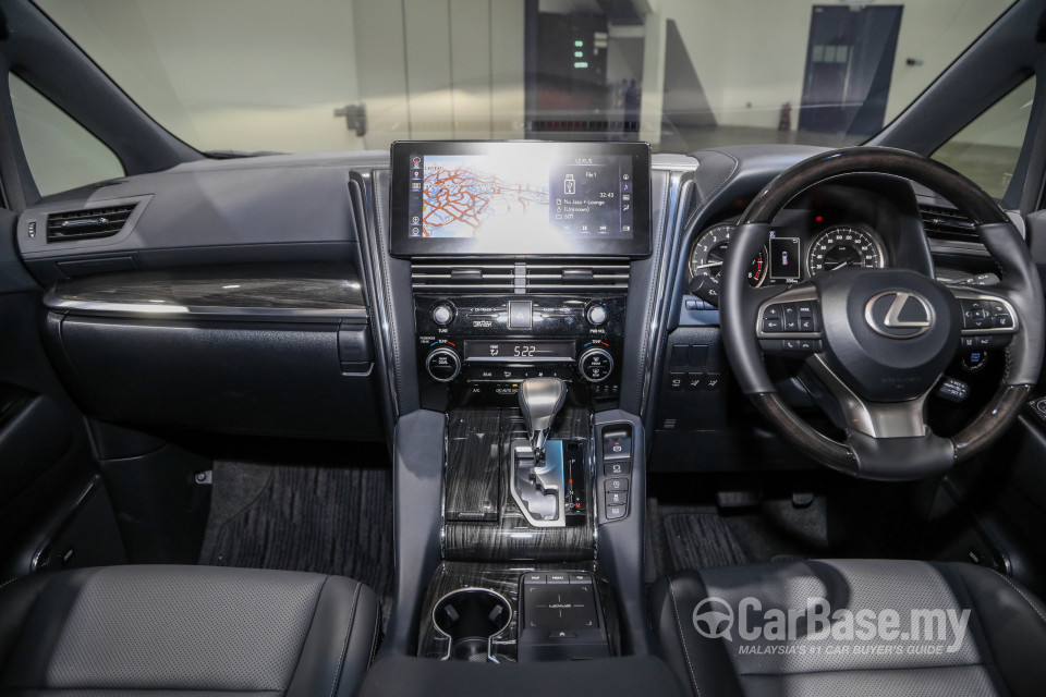 Lexus LM AYH36 (2021) Interior
