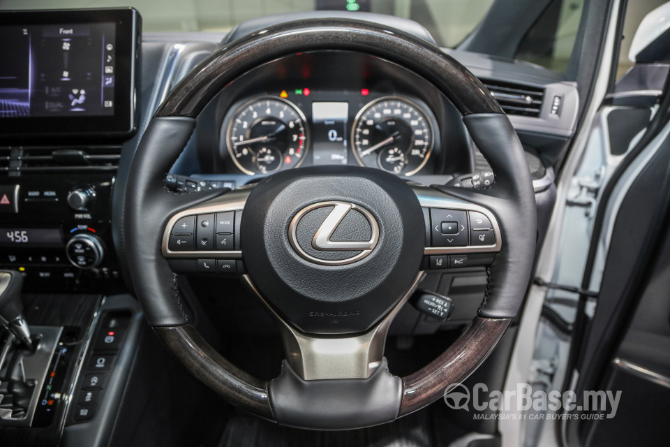 Lexus LM AYH36 (2021) Interior