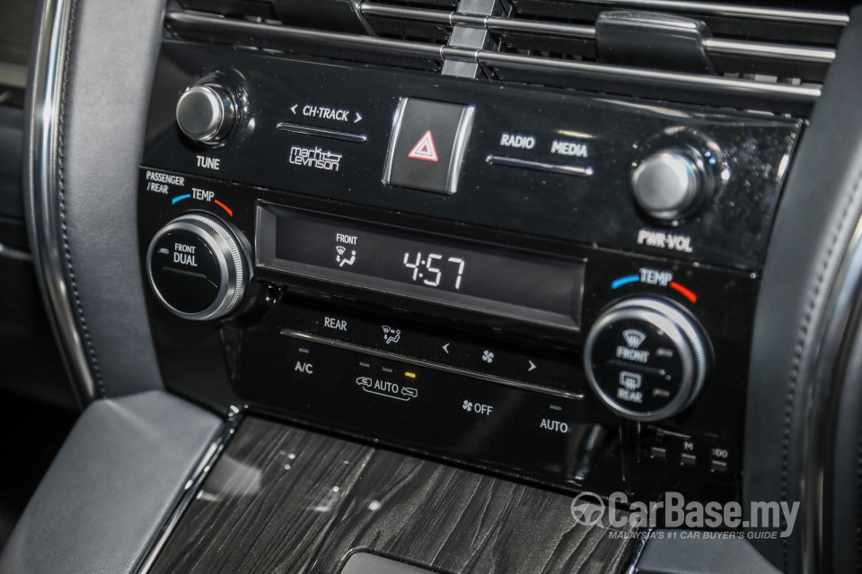 Lexus LM AYH36 (2021) Interior