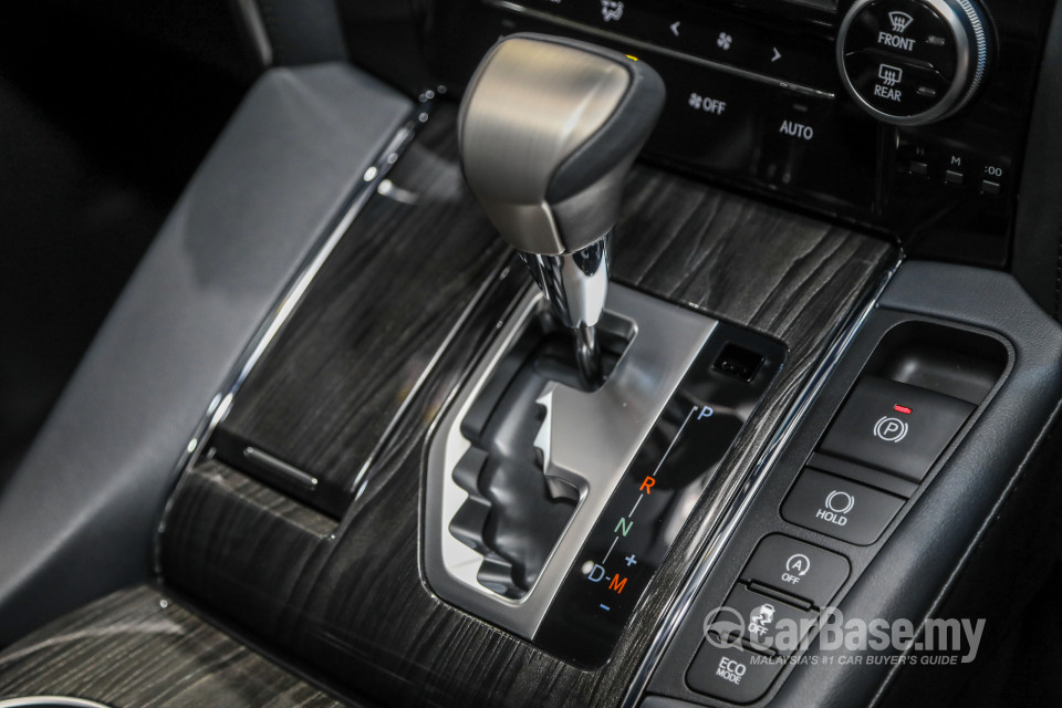 Lexus LM AYH36 (2021) Interior