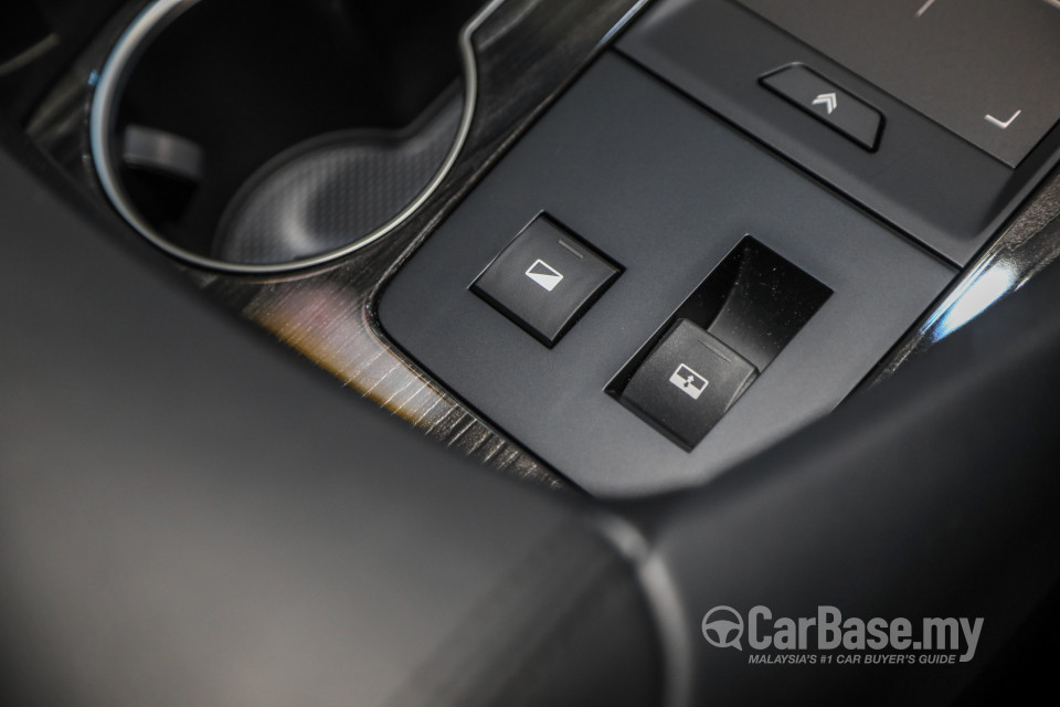 Lexus LM AYH36 (2021) Interior