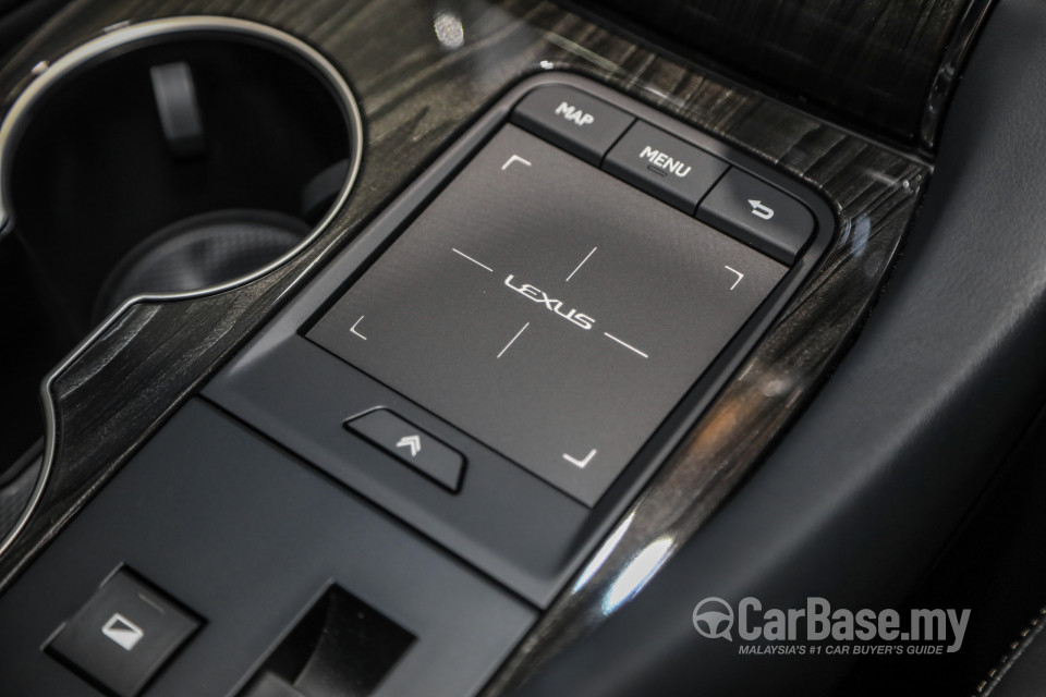 Lexus LM AYH36 (2021) Interior