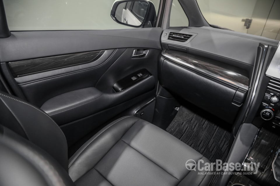 Lexus LM AYH36 (2021) Interior