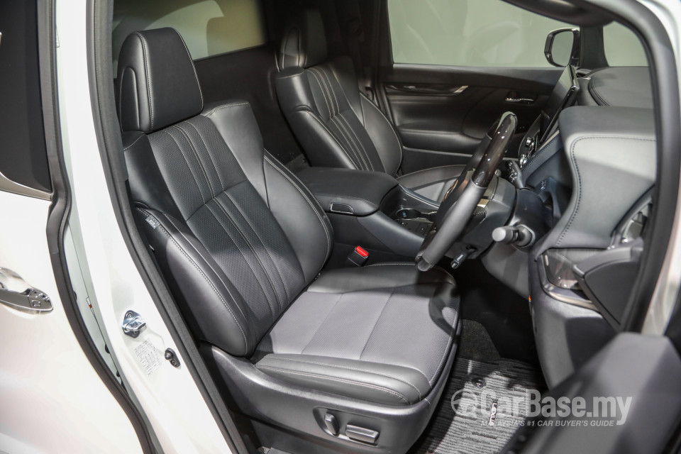 Lexus LM AYH36 (2021) Interior