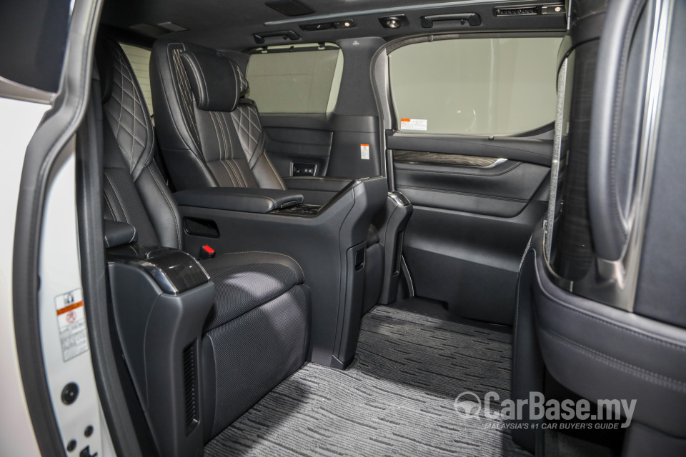Lexus LM AYH36 (2021) Interior