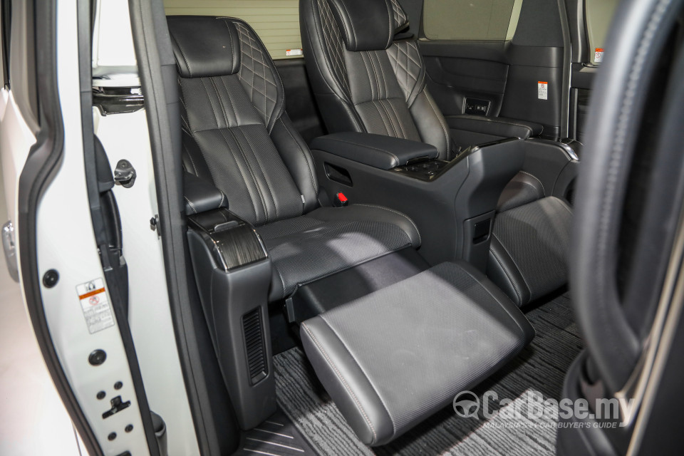 Lexus LM AYH36 (2021) Interior