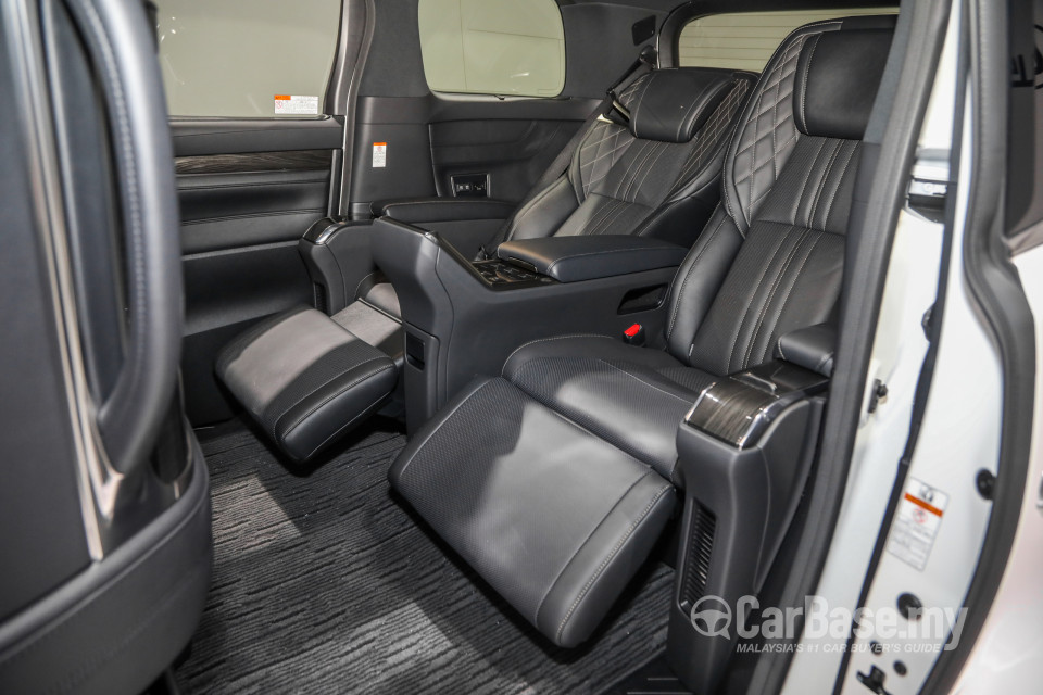Lexus LM AYH36 (2021) Interior