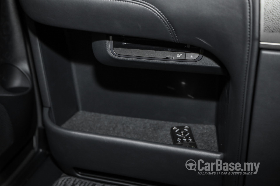 Lexus LM AYH36 (2021) Interior